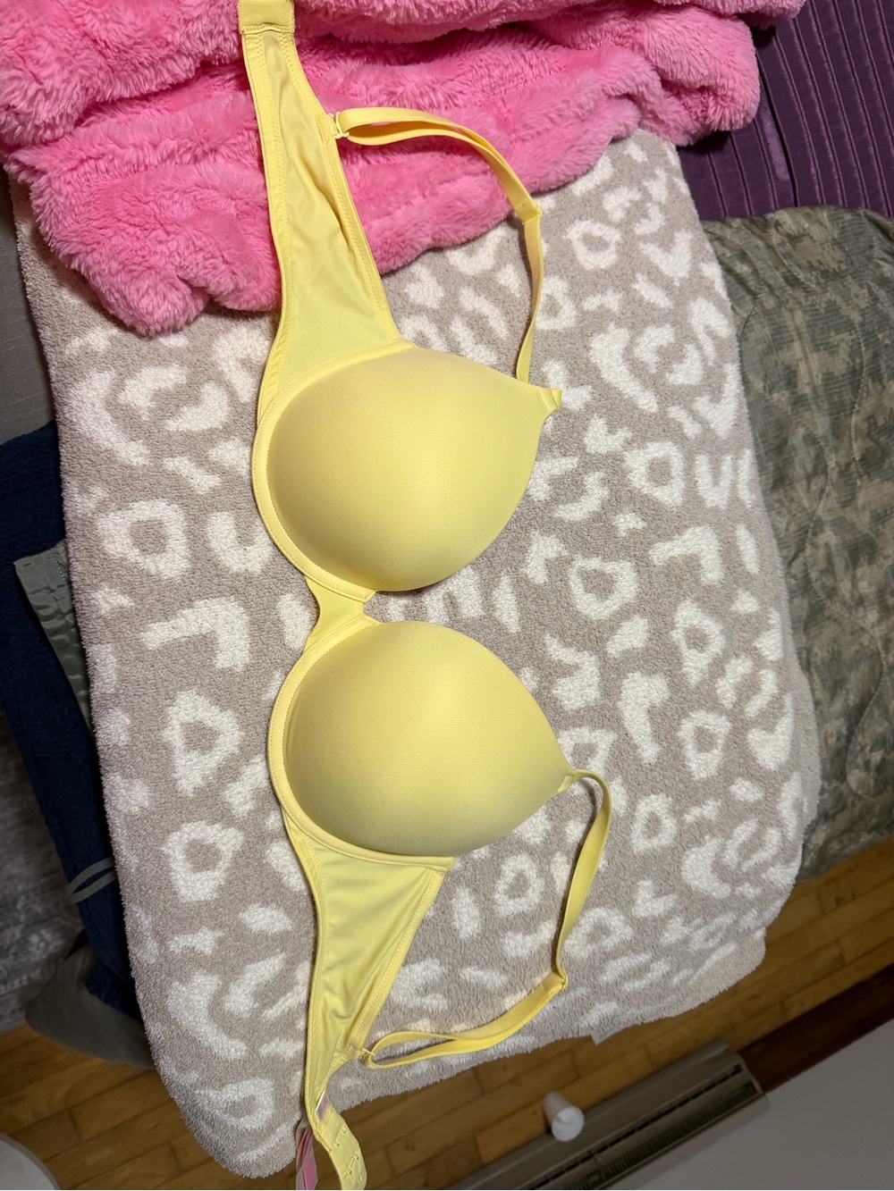 PINK Victoria's Secret Yellow Smooth Everyday Push Up Bra
